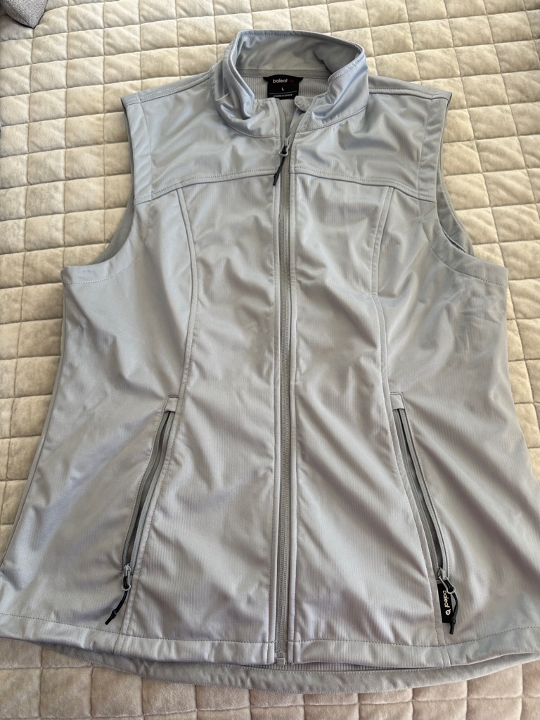 Baleaf Women’s Light Gray Sleeveless Zip-Up Vest